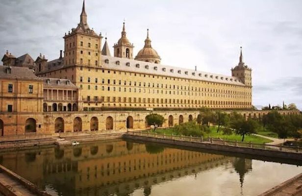 Half Day Tour to San Lorenzo de El Escorial Monastery from Madrid