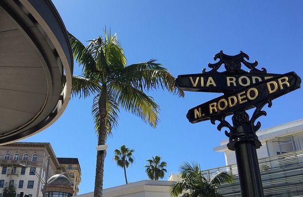 Full Day Iconic Sights Tour of LA from Santa Monica: Six Stops!