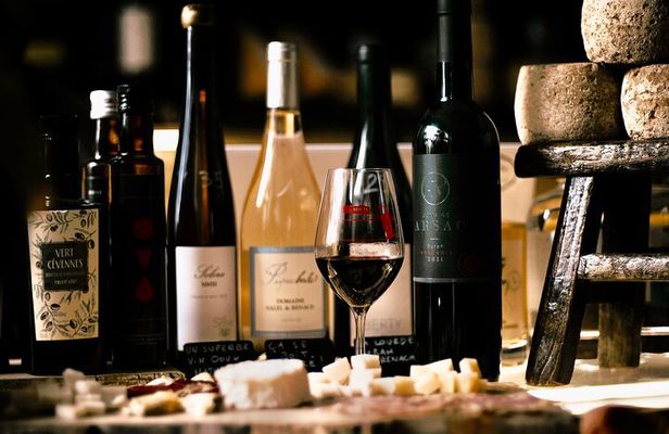 Paris: Notre Dame Gourmet Food & Wine Tour with a Culinary School