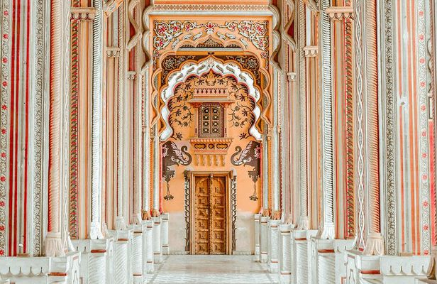 2-Day Private Tour to Jai Mandir and Jaipur from Delhi by Train 