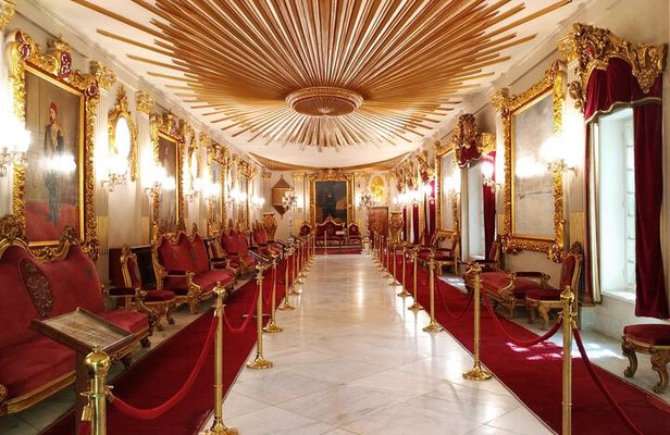 Cairo Heritage Tour, Golden Palace, Oldest Mosque, Museum & Lunch