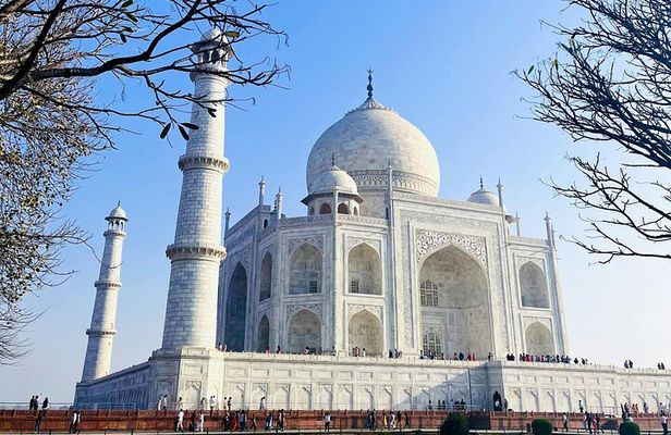 1-Day Trip to The Taj Mahal,Agra from Hyderabad with Both side Commercial Flight