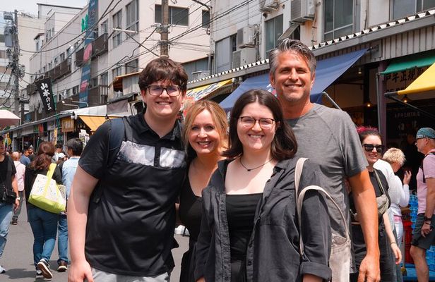 Tsukiji Private Food Walking Tour for Family