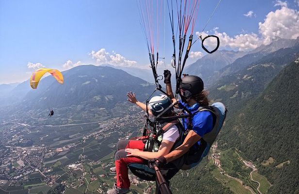Tandem Paragliding Flight in Dorf Tirol, Merano