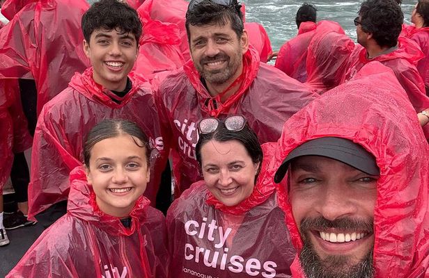 Niagara Falls Bus and Boat Tour with Maple and Chocolate Tastings