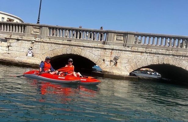Syracuse: Kayak Excursion Through the Sea Caves and Ortigia