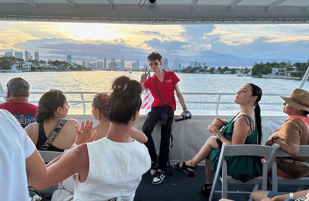 Miami Sunset Cruise with Millionaire Mansions on Biscayne Bay 