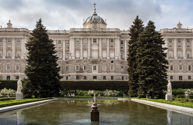 Guided Tour of the Royal Palace of Madrid with Entrance