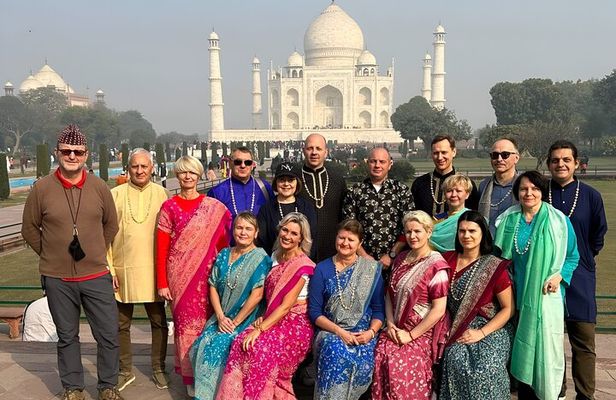 From Delhi: Taj Mahal Sunrise, and Agra Private Day Tour