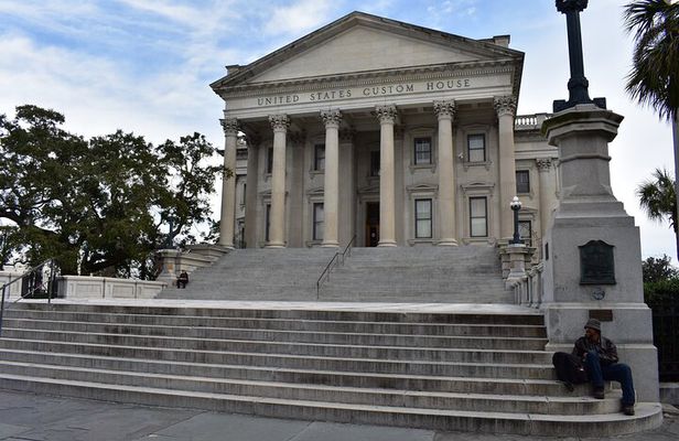 Charleston Perspective Walking Tour