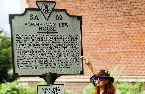 The Church Hill tour with Historian Jane