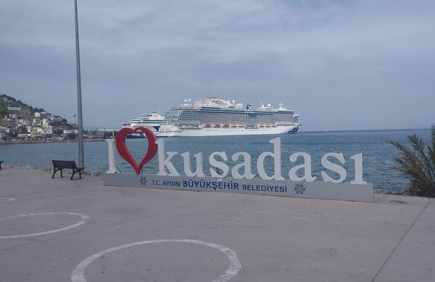 Kusadasi Half Day Walking Tour and Turkish Bath Experience