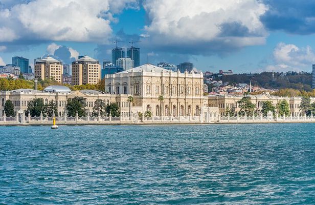 Dolmabahce Palace and Harem Skip-the-Line Ticket with Audio Guide