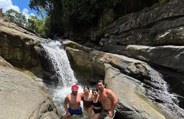 Yunque riverpoolhole Hiking, bigwaterSlide smallWaterfall, Beache