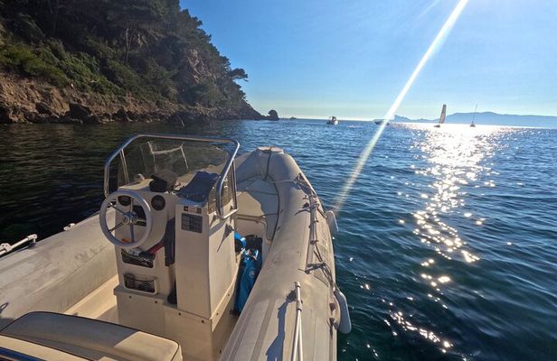 A privatized boat, in the Calanques of Port d'Alon!
