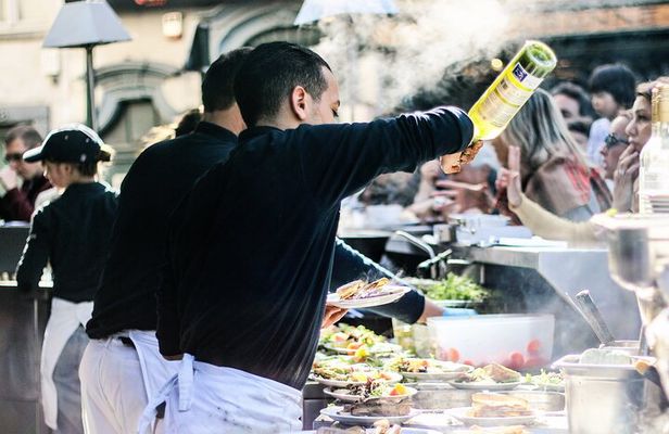 Brussels All In Tour : Belgian food, Chocolate, Beer, Sightseeing