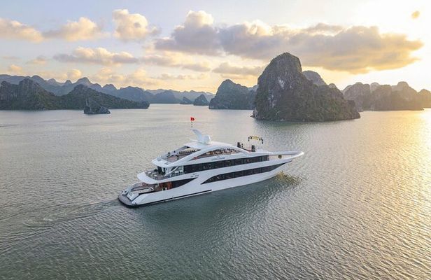 Luxury Halong Bay 5-Star Leona Day Cruise from Hanoi