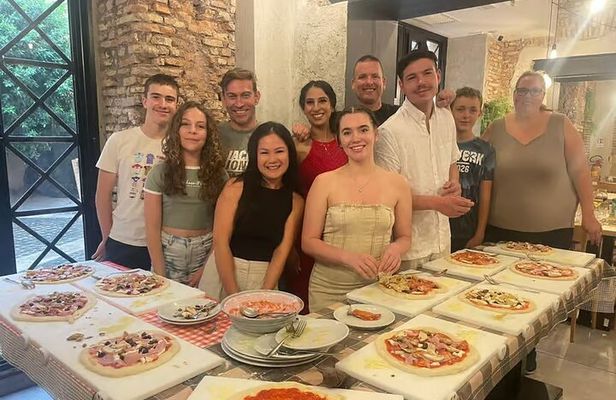 Naples Pizza Cooking Class in Local Restaurant