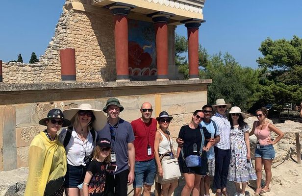 Knossos Palace Guided Tour with Hotel Pickup in Heraklion city