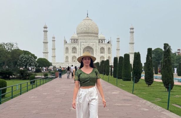 Taj Mahal Tour From Delhi By Gatiman Express Train 