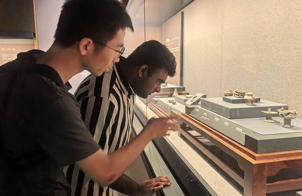 The Hubei Provincial Museum / Expert Multilingual Guide Services