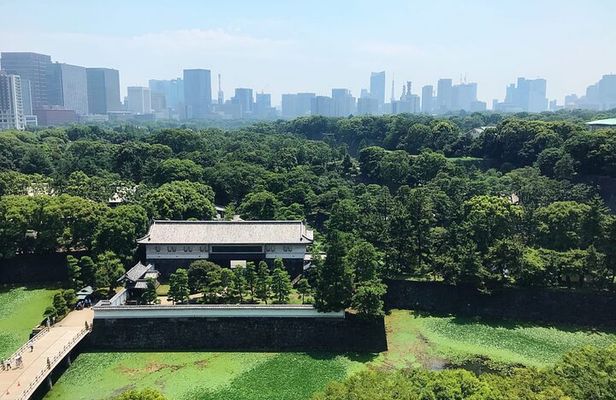 From the Imperial Palace to Odaiba : Time travel to Tokyo