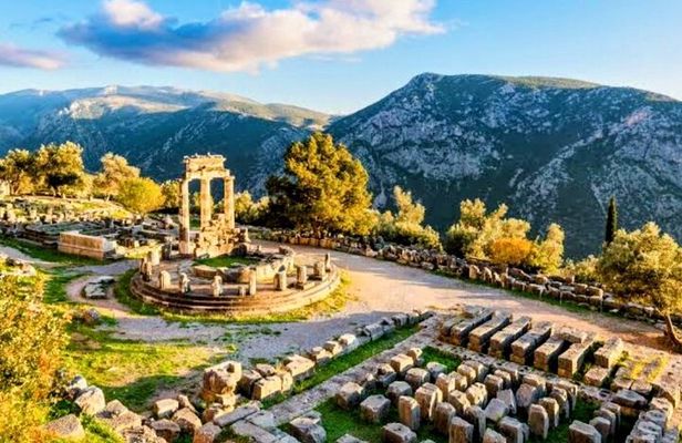 Thermopylae Delphi Private Tour for a Dive in History Depths