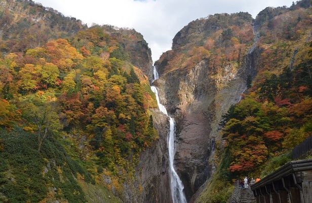 Kanazawa Day Tour: Shomyo Falls & Tateyama Mountain Walks