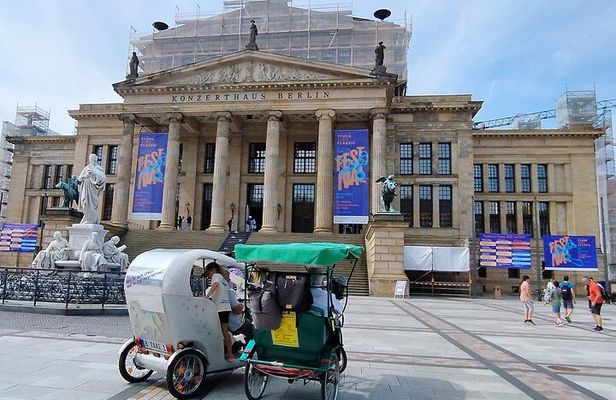Up to 6 person Berlin Rickshaw & Taylor Made (each 2 Pers. max) 