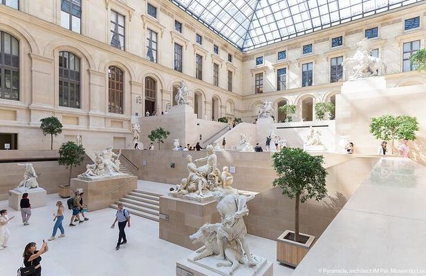 Louvre Museum Timed Access Tickets with Optional Audioguide