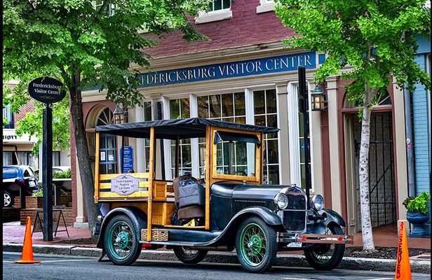 Historic Fredericksburg Tours in a open view 1920's Model-A Wagon