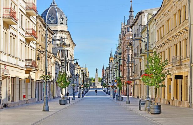 Lodz Old Town Manufaktura Highlights Private Walking Tour