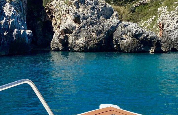 Boat tour to the caves of Santa Maria di Leuca