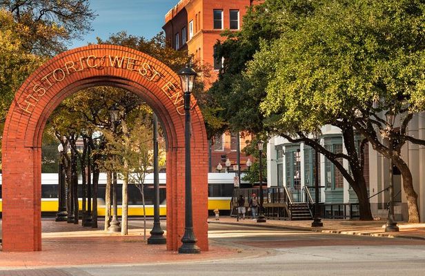 Historic Downtown Dallas: A Progressive 4-Course Food Experience