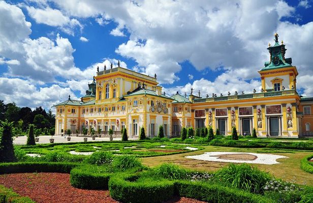 Skip-the-Line Wilanow Palace and Gardens Private Guided Tour