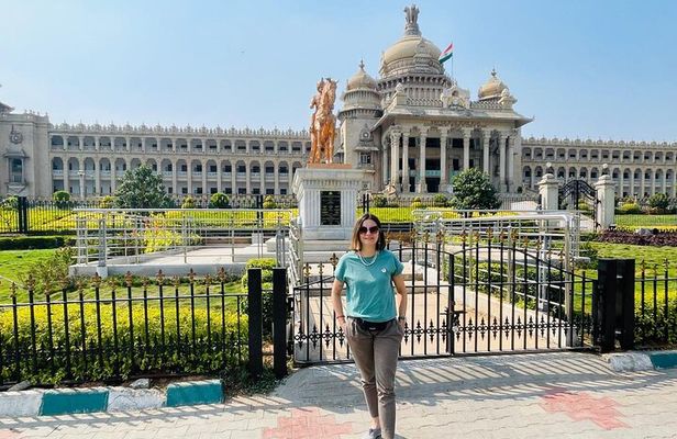 Cubbon Park Walking Tour and Explore Bangalore's Heritage