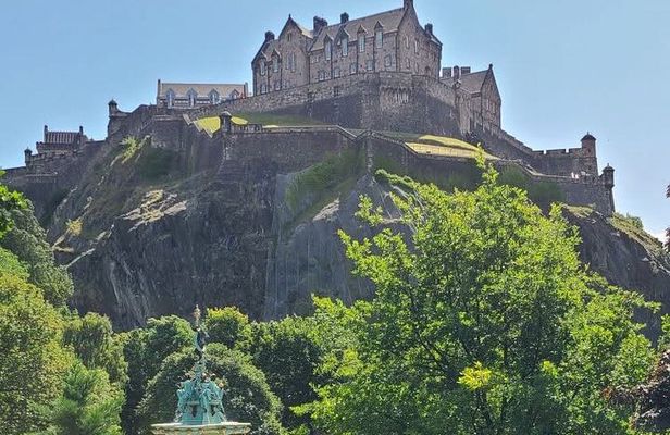 Private Edinburgh Full Day Guided Tour in a Black Cab LEVC TX