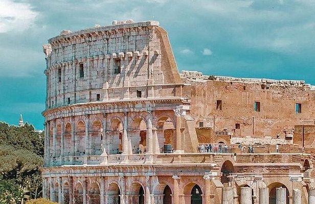 Colosseum & Ancient Rome with Arena Floor up to 6 people