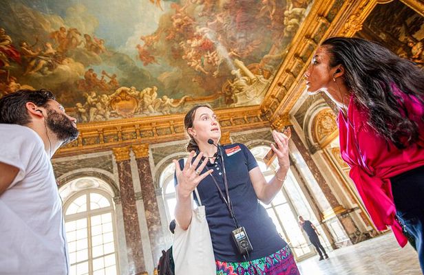 Versailles Palace Guided Tour with Reserved Entry 