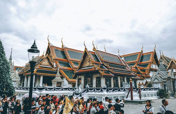 Bangkok Half Day Temple Tour with Grand Palace & Express Boat