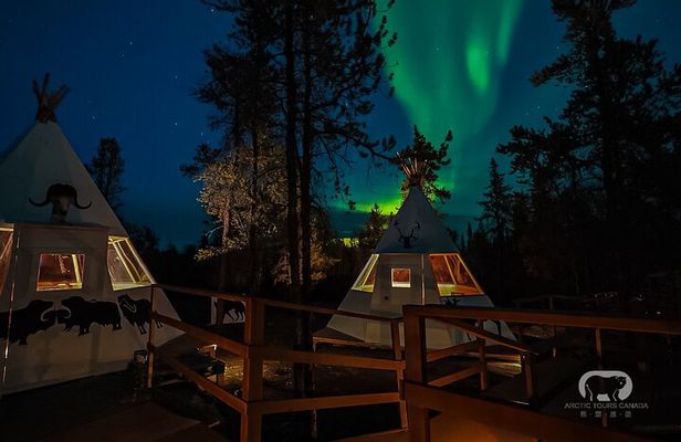 2 - Night Aurora Quest with Glass Tipi Experience