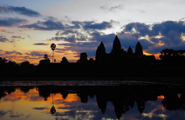 Angkor Wat Sunset Tour -Join-In-Tour With Lunch 