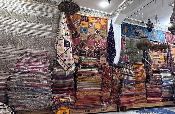 Private Cultural Fes Shopping Tour with Local Guide