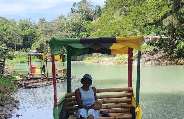 Beach and rafting in beautiful Jamaica