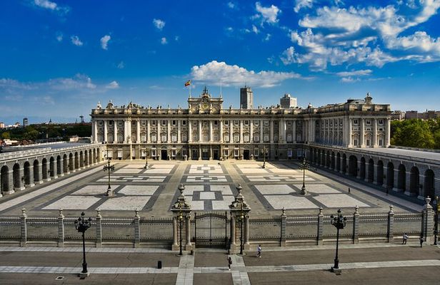 Madrid: Guided Tour of the Royal Palace