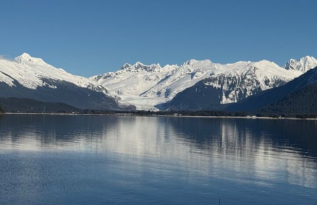 Juneau Private Sightseeing Tour with a Local