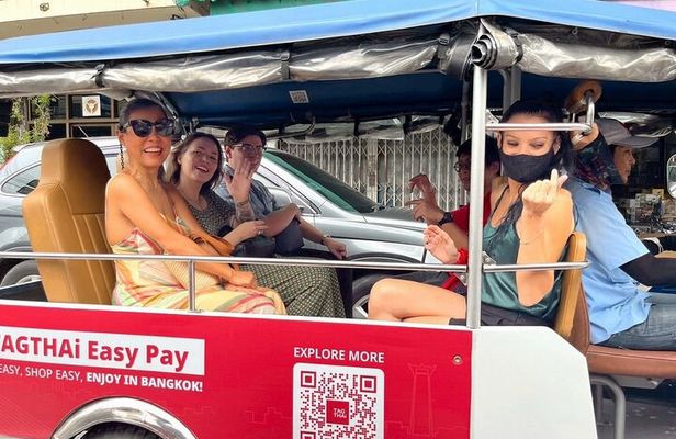 Bangkok Michelin Food Tour by Tuk Tuk (3 Stops, 8 tastings)