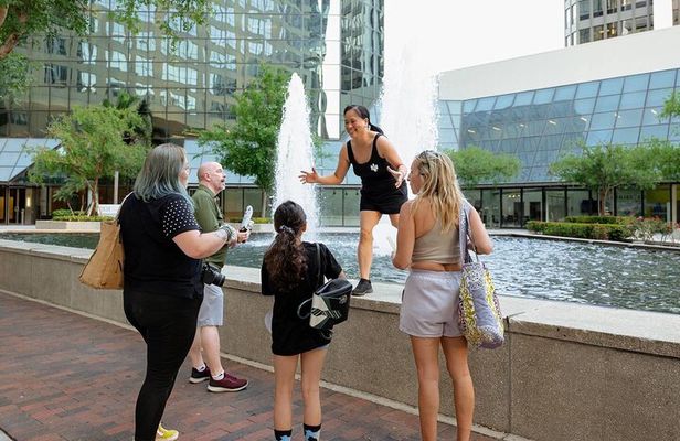 A Toast to the Ghost Haunted Pub Crawl in Downtown Orlando