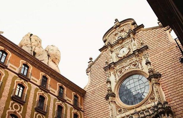 Montserrat Tour with Medieval Winery Tapas Lunch from Barcelona