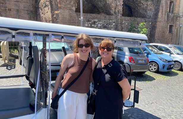 Rome City Tour by Golf Cart (Private or Shared)